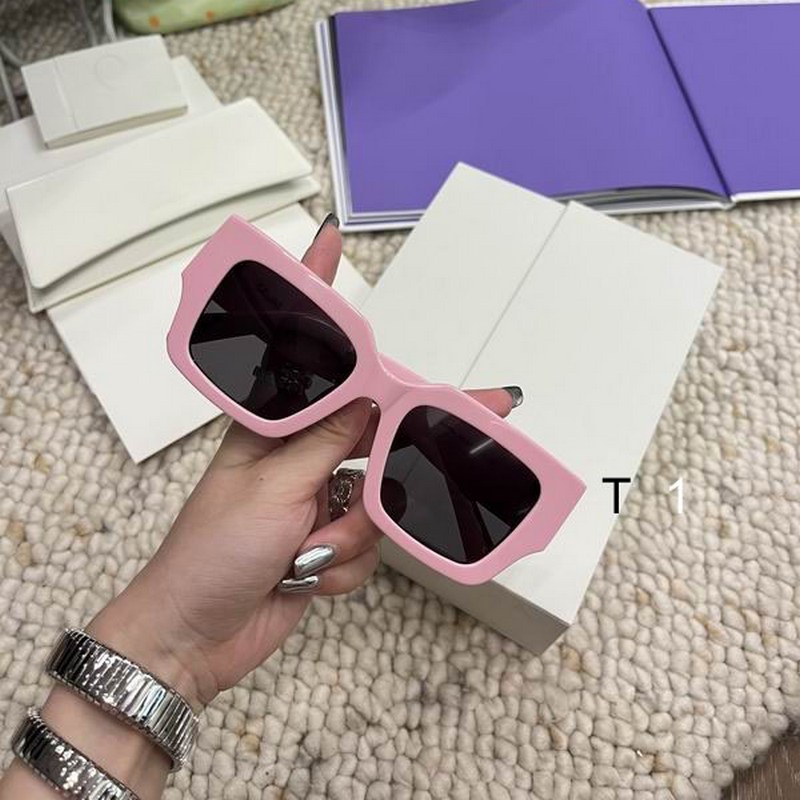 CELINE Sunglasses 208